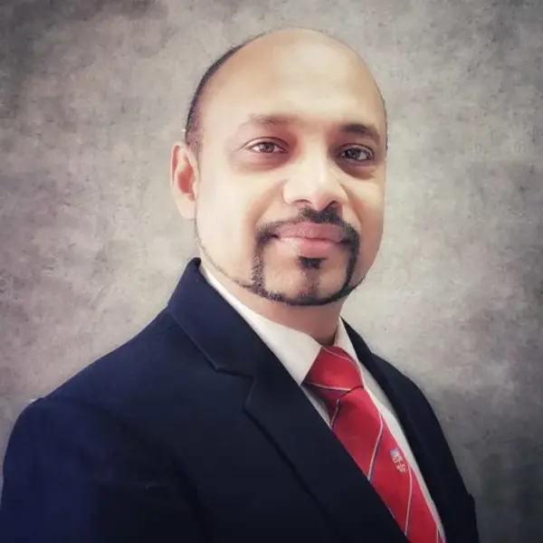 Dr Selwyn Selvendran